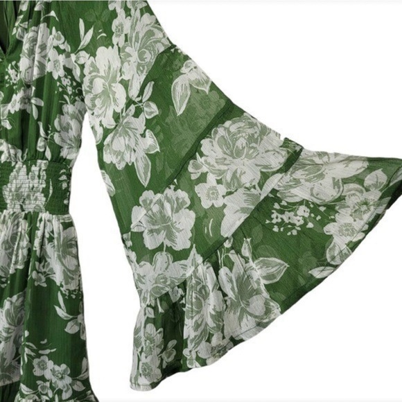 Patrons Of Peace Size S Floral Smocked Bell Sleeves Mini Dress in Green - Picture 10 of 12